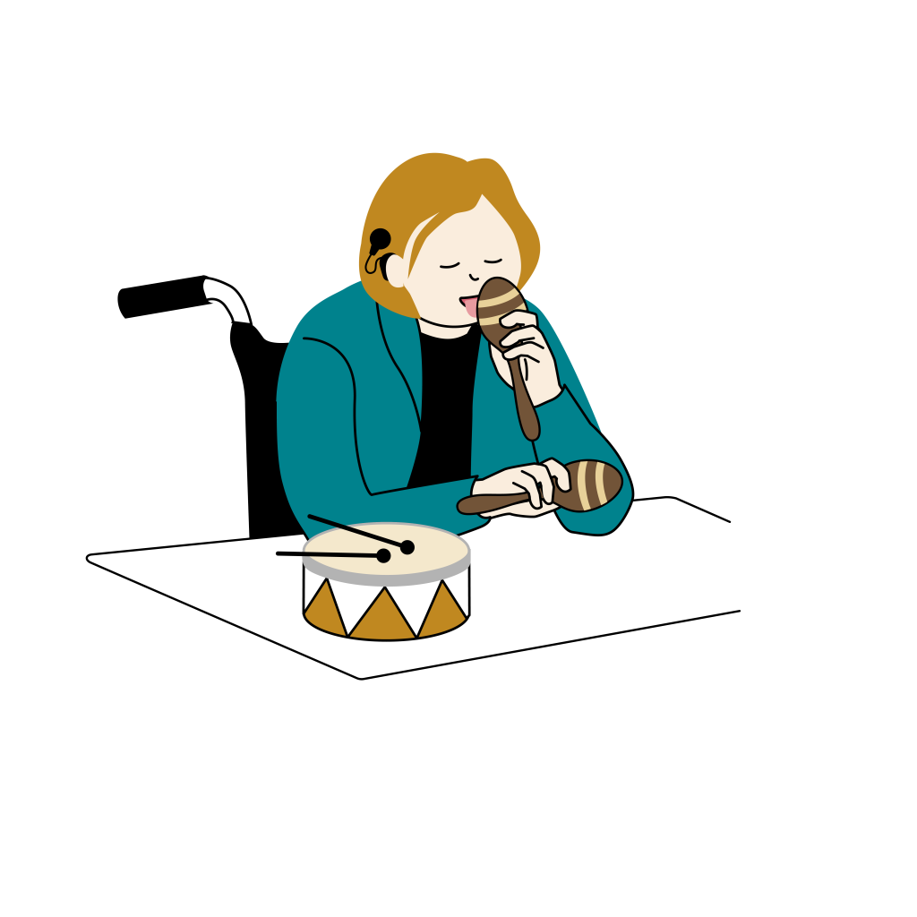 En kvinna med hörapparat sitter i en rullstol vid ett bord. Hon håller en maracas i vardera hand och undersöker den ena med sin tunga. Illustration.